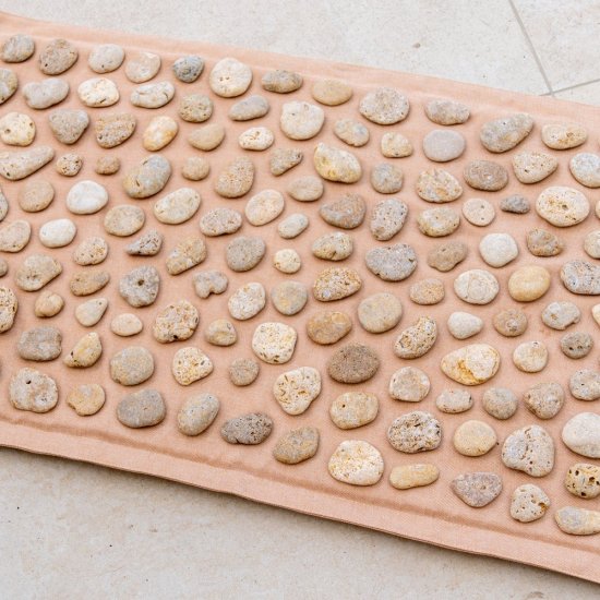 Masážní ortopedická podložka s přírodními oblázky SOFT 74 × 44 cm