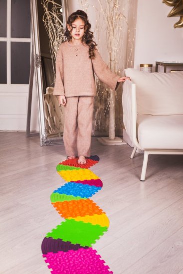 Masážní podložka Puzzle Dinosauři 9 prvků + 6 trojúhelníků - Počet prvků: 16
